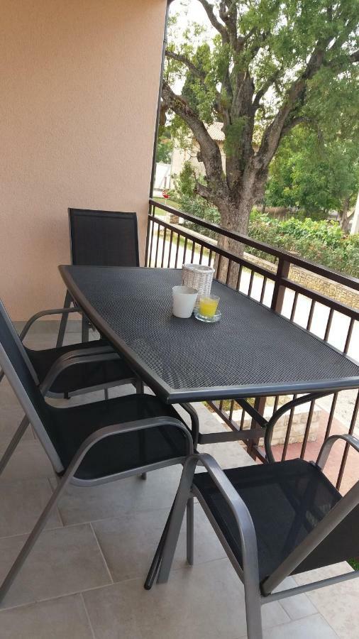 Studio Apartment Doris بوريتش المظهر الخارجي الصورة